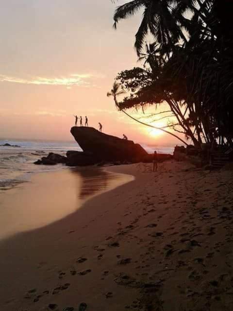 Villa Sun Rising Talpe Buitenkant foto